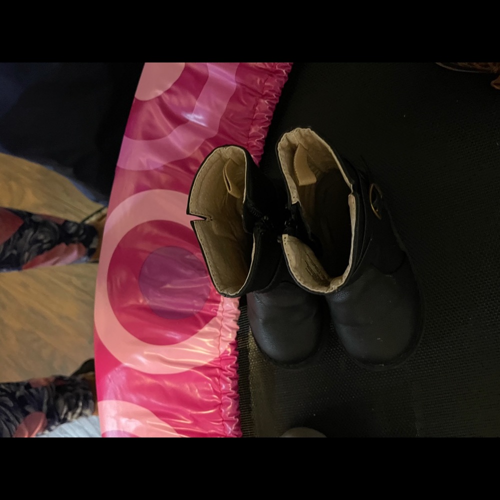 5 pair toddler boots. Gap, stride Rite, cat & jack - Picture 3 of 6